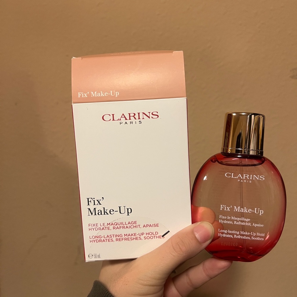 Clarins Fix' Make-Up Makeup Hydrating Setting Spray for All Skin Types 1.7 floz